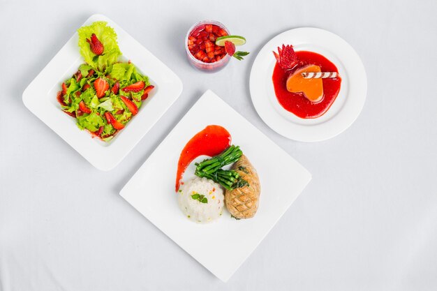 Gotowe talerze z daniami